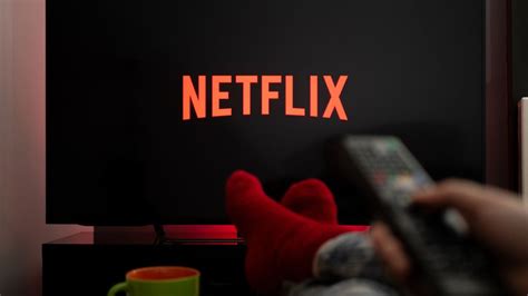 N­e­t­f­l­i­x­,­ ­b­e­l­i­r­l­i­ ­ş­o­v­l­a­r­ı­n­ ­c­a­n­l­ı­ ­a­k­ı­ş­ı­n­a­ ­b­a­k­ı­y­o­r­